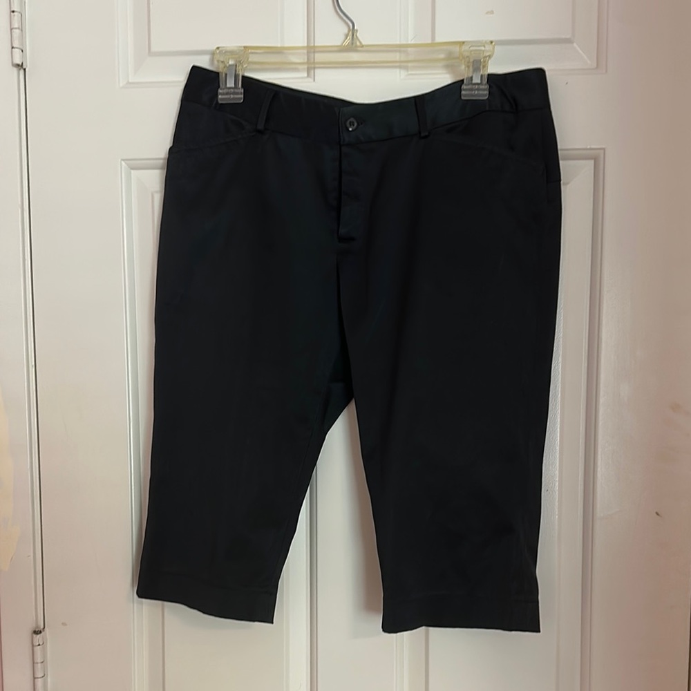 Shirley of Hollywood Silk woman’s  peddle pusher Black Shorts